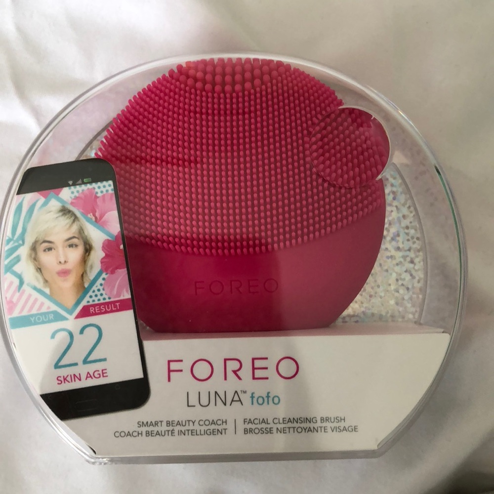 New Foreo facial cleansing brush